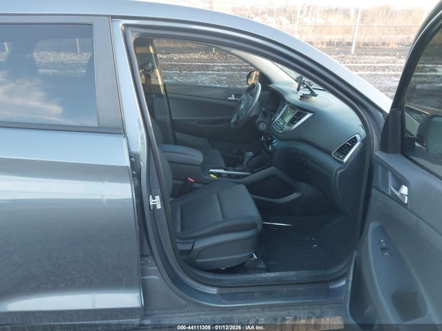 2018 HYUNDAI TUCSON KM8J2CA42JU757070 Photo 4