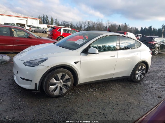 5YJYGDED7MF111122 Tesla Model Y Standard Range Rear-wheel Drive