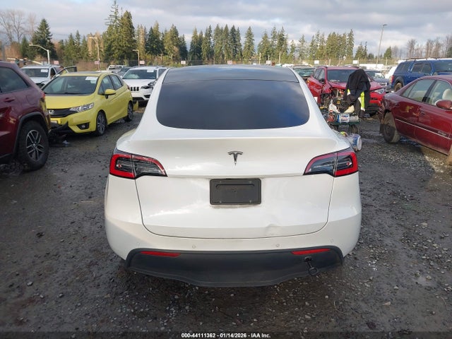 5YJYGDED7MF111122 Tesla Model Y Standard Range Rear-wheel Drive