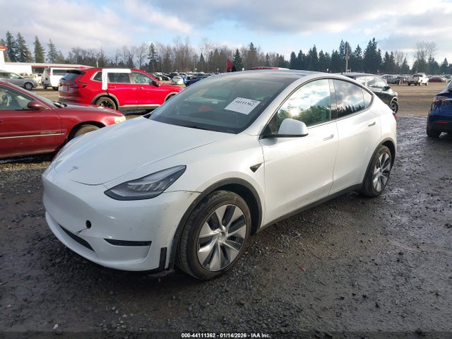 5YJYGDED7MF111122 Tesla Model Y Standard Range Rear-wheel Drive
