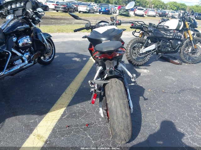 2021 APRILIA TUONO ZD4KSUE06MS000828 Photo 5