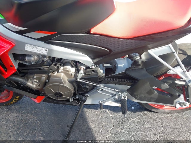 2021 APRILIA TUONO ZD4KSUE06MS000828 Photo 8