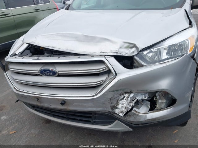2018 Ford Escape Se მანქანა იყიდება აუქციონზე, vin: 1FMCU9GD1JUA87184, აუქციონის ნომერი: 44111491