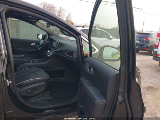 2026 CHRYSLER PACIFICA 2C4RC1GG6TR200205 Photo 4