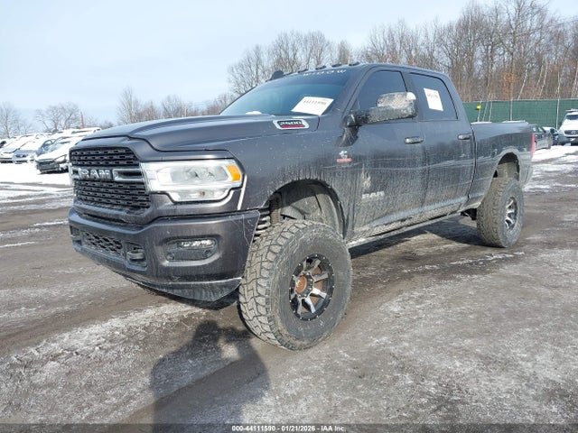 3C6UR5DL2NG325090 RAM 2500 Big Horn 4x4 6&#039;4 Box