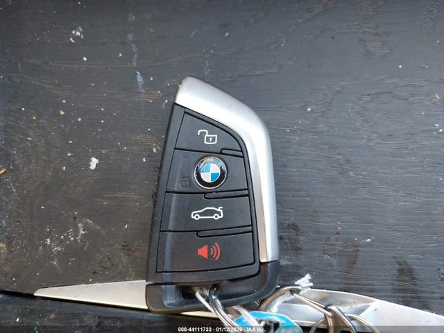 3MW5R1J00N8C31880 BMW 330I