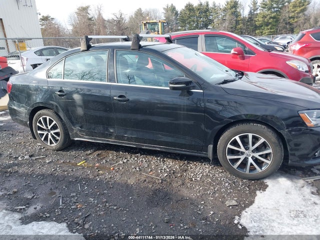 44111744 :رقم المزاد ، 3VWDB7AJ4HM225765 vin ، 2017 Volkswagen Jetta 1.4t Se مزاد بيع
