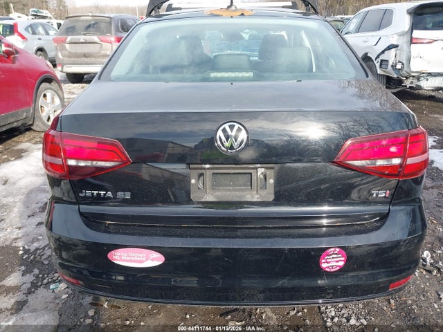 44111744 :رقم المزاد ، 3VWDB7AJ4HM225765 vin ، 2017 Volkswagen Jetta 1.4t Se مزاد بيع