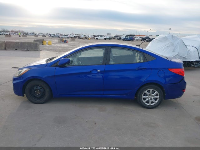 2013 Hyundai Accent Gls მანქანა იყიდება აუქციონზე, vin: KMHCT4AE4DU368147, აუქციონის ნომერი: 44111775