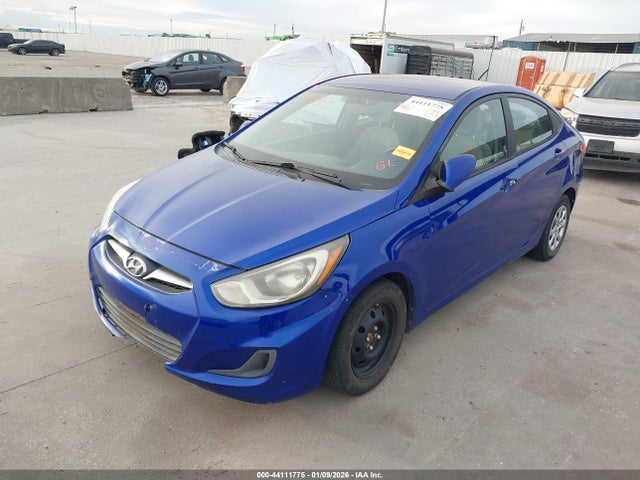 2013 Hyundai Accent Gls მანქანა იყიდება აუქციონზე, vin: KMHCT4AE4DU368147, აუქციონის ნომერი: 44111775