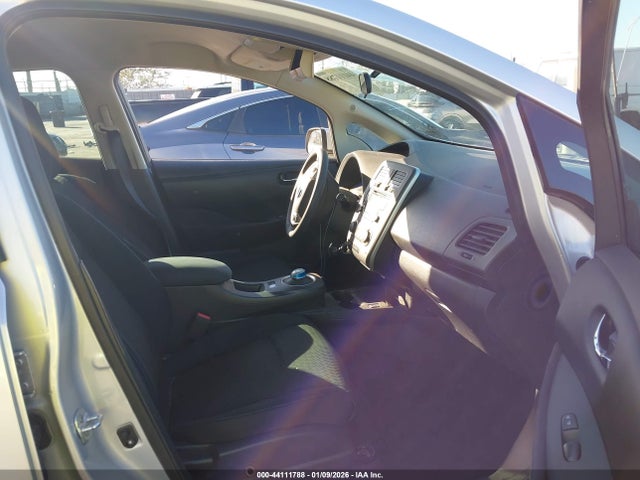1N4AZ0CP2GC300852 Nissan LEAF S