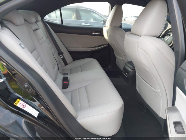 44111830 :رقم المزاد ، JTHCF1D2XF5023860 vin ، 2015 Lexus Is 250 مزاد بيع