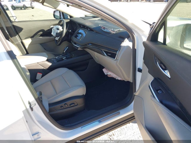 2023 CADILLAC XT4 1GYFZCR4XPF190060 Photo 4