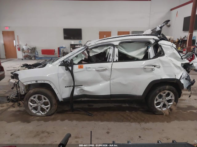 Продаж на аукціоні авто 2024 Jeep Compass Latitude 4x4, vin: 3C4NJDBN2RT109661, номер лоту: 44111888