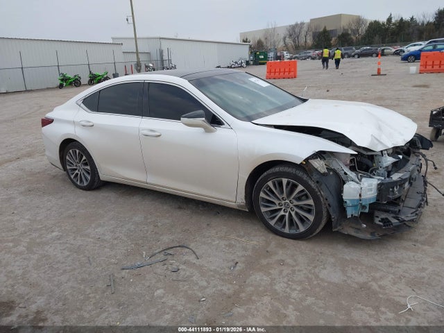 44111893 :رقم المزاد ، 58ABZ1B19KU012335 vin ، 2019 Lexus Es 350 Luxury مزاد بيع