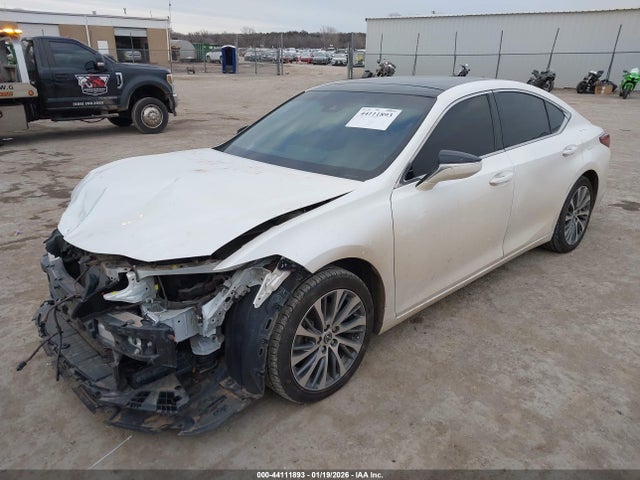 44111893 :رقم المزاد ، 58ABZ1B19KU012335 vin ، 2019 Lexus Es 350 Luxury مزاد بيع