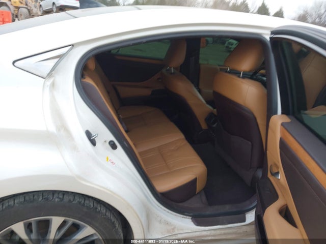 44111893 :رقم المزاد ، 58ABZ1B19KU012335 vin ، 2019 Lexus Es 350 Luxury مزاد بيع