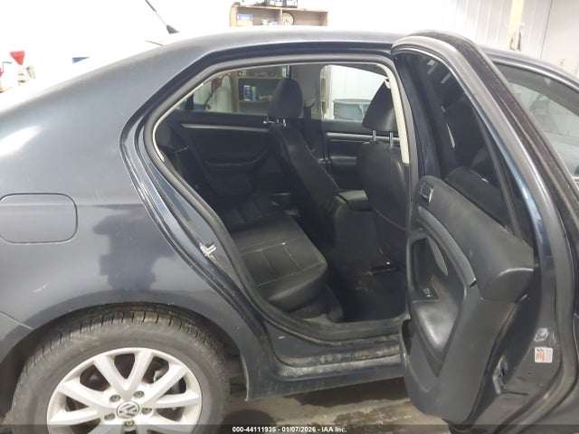 2010 Volkswagen Jetta Limited Edition მანქანა იყიდება აუქციონზე, vin: 3VWRZ7AJ0AM111298, აუქციონის ნომერი: 44111935