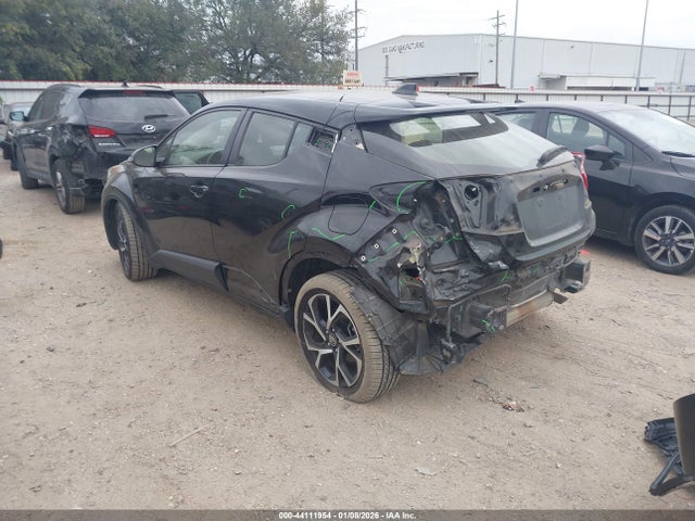JTNKHMBX3K1032582 Toyota C-HR XLE