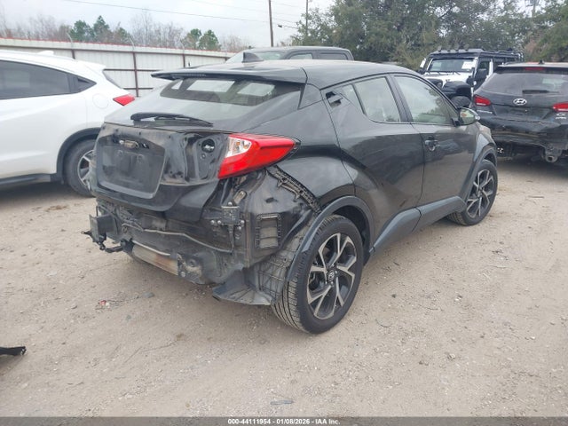 JTNKHMBX3K1032582 Toyota C-HR XLE