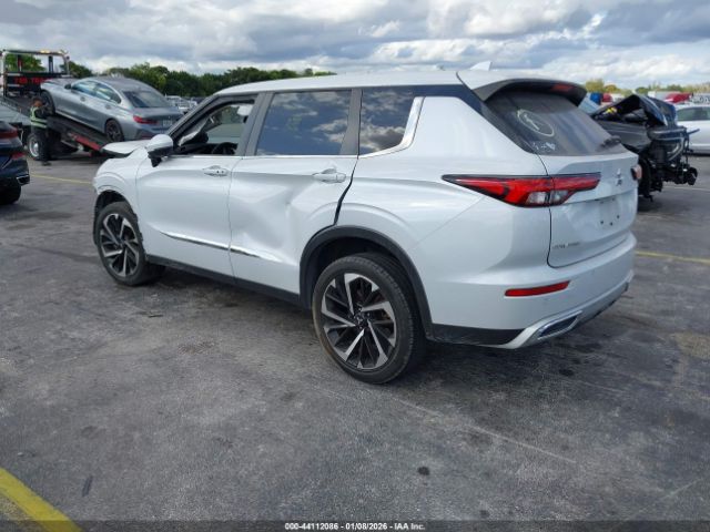 2022 MITSUBISHI OUTLANDER JA4J3UA81NZ092501 Photo 2