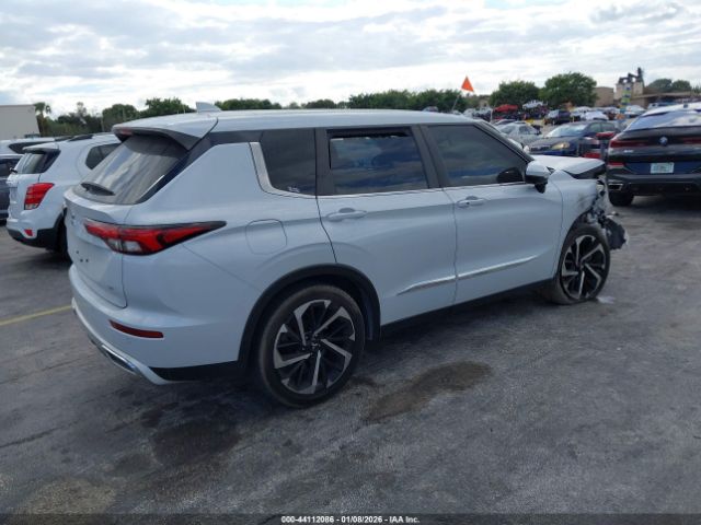 2022 MITSUBISHI OUTLANDER JA4J3UA81NZ092501 Photo 3