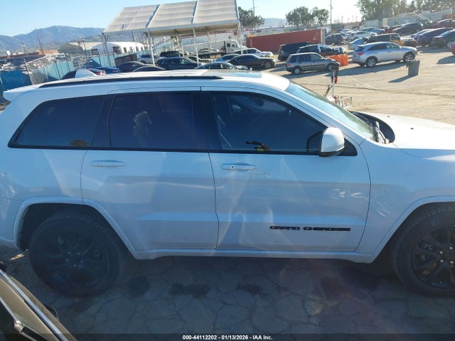 1C4RJEAG2LC112881 Jeep Grand Cherokee Altitude 4x2