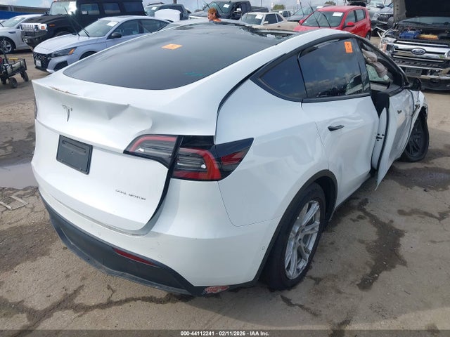 2021 TESLA MODEL Y 5YJYGDEE6MF231468 Photo 3