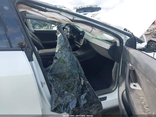 2021 TESLA MODEL Y 5YJYGDEE6MF231468 Photo 4