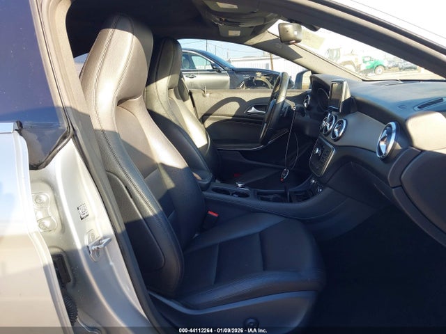 2014 MERCEDES-BENZ CLA 250 WDDSJ4EB7EN064382 Photo 4