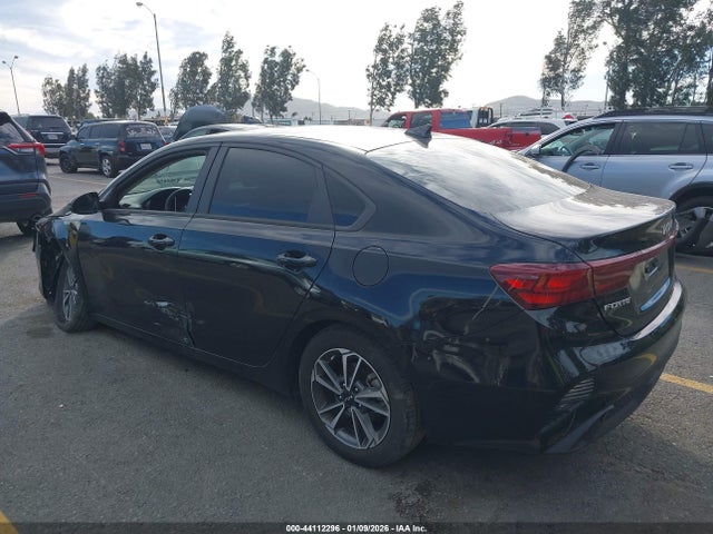 KIA Forte Lxs 2023 3KPF24AD0PE646797 Image 3