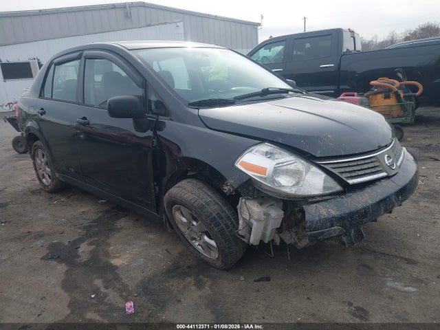 44112371 :رقم المزاد ، 3N1BC11E79L422348 vin ، 2009 Nissan Versa 1.8s مزاد بيع