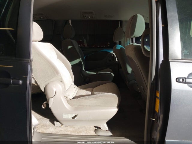 44112388 :رقم المزاد ، 5TDZK23C37S069906 vin ، 2007 Toyota Sienna Le مزاد بيع