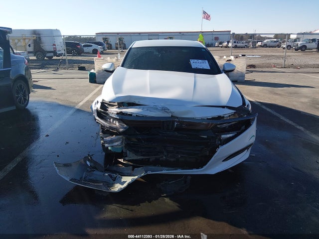 44112393 :رقم المزاد ، 1HGCV1F38JA243798 vin ، 2018 Honda Accord Sport مزاد بيع