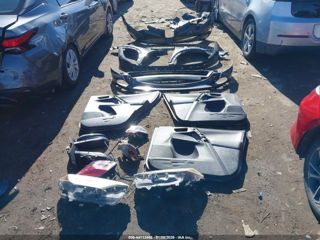 2T3WFREVXGW238588 Toyota Rav4 Xle