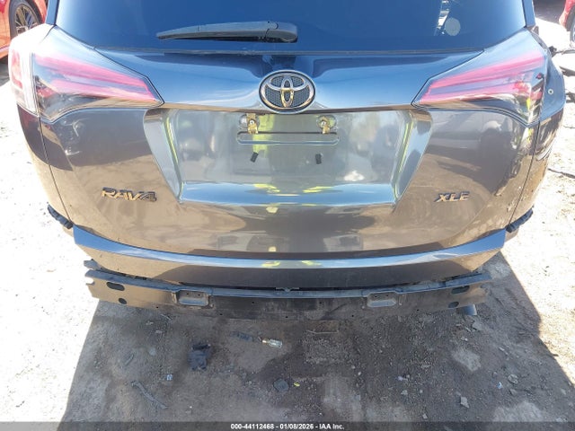 2T3WFREVXGW238588 Toyota Rav4 Xle