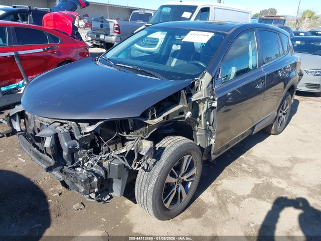 2T3WFREVXGW238588 Toyota Rav4 Xle