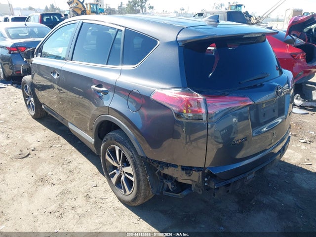2T3WFREVXGW238588 Toyota Rav4 Xle