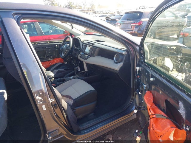 2T3WFREVXGW238588 Toyota Rav4 Xle