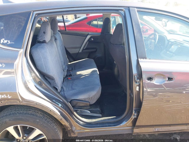 2T3WFREVXGW238588 Toyota Rav4 Xle