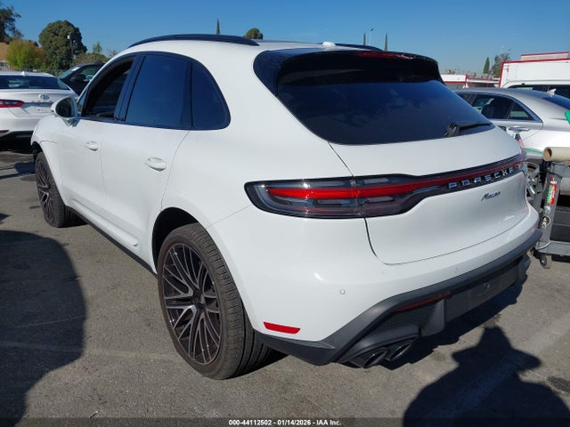 2025 PORSCHE MACAN WP1AA2A53SLB04554 Photo 2