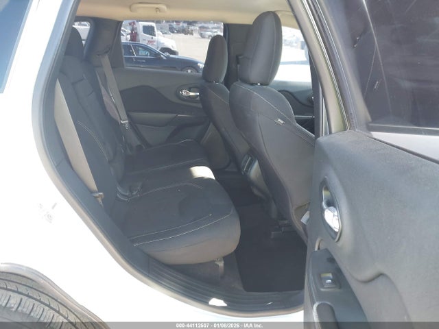 1C4PJLCS4GW177006 Jeep Cherokee Altitude