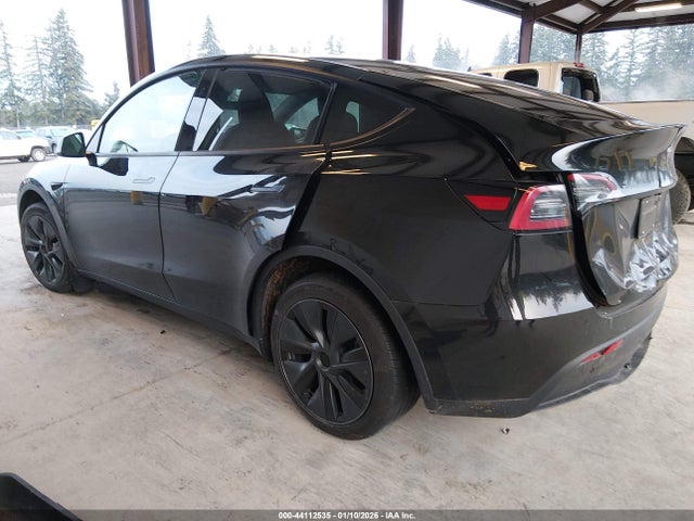 2024 TESLA MODEL Y 7SAYGDED3RF200535 Photo 2