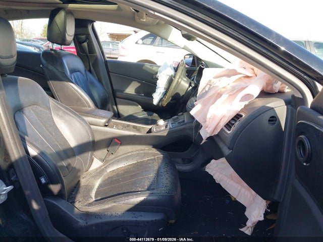 Продажа на аукционе авто 2016 Chrysler 200 C, vin: 1C3CCCCB4GN103877, номер лота: 44112679