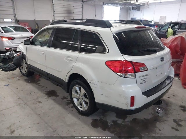44112687 :رقم المزاد ، 4S4BRBNC1E3315842 vin ، 2014 Subaru Outback 2.5i Limited مزاد بيع