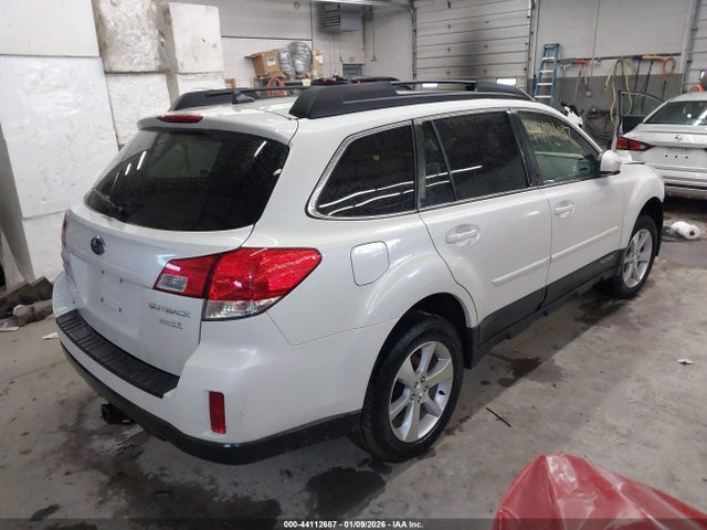 44112687 :رقم المزاد ، 4S4BRBNC1E3315842 vin ، 2014 Subaru Outback 2.5i Limited مزاد بيع