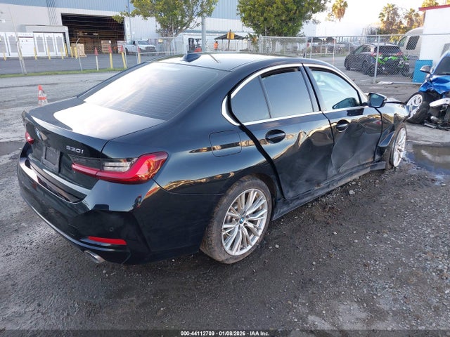 3MW89FF03R8E39647 BMW 330i Xdrive