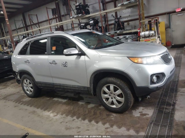 44112736 :رقم المزاد ، 5XYKT4A19BG172376 vin ، 2011 Kia Sorento Lx مزاد بيع