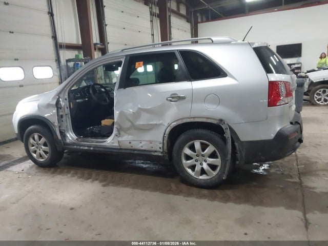 44112736 :رقم المزاد ، 5XYKT4A19BG172376 vin ، 2011 Kia Sorento Lx مزاد بيع
