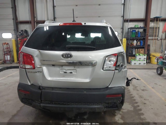 44112736 :رقم المزاد ، 5XYKT4A19BG172376 vin ، 2011 Kia Sorento Lx مزاد بيع